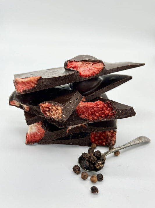 Handmade Berry Peppery 70% Dark Chocolate Shards Gorvett & Stone